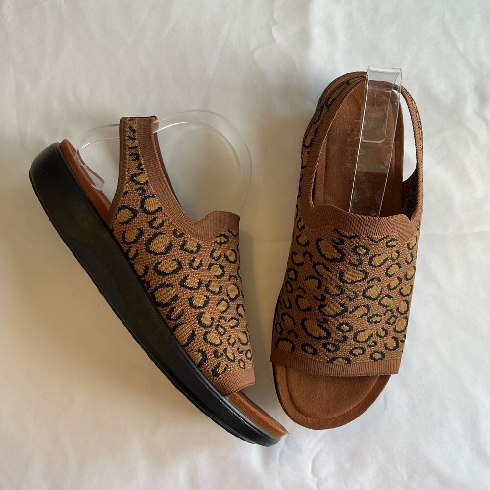 TRAQ by Alegria Barett Leopard Knit Sport Sandals 9.5